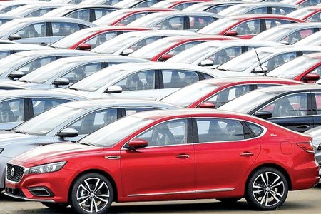 مجلس با دوفوریت لایحه تسهیل در واردات خودرو موافقت کرد