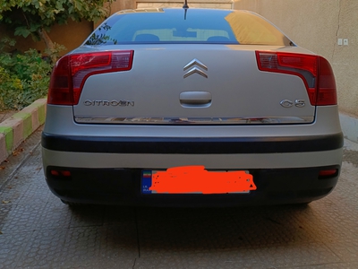سیتروئنC5 نقره ای متالیک موتور 2000خانگی